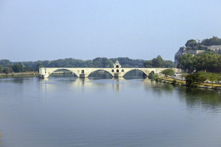 Dir Brücke von Avignon
