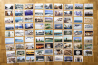 80 Fotoabzüge von Reisen auf dem Fußboden